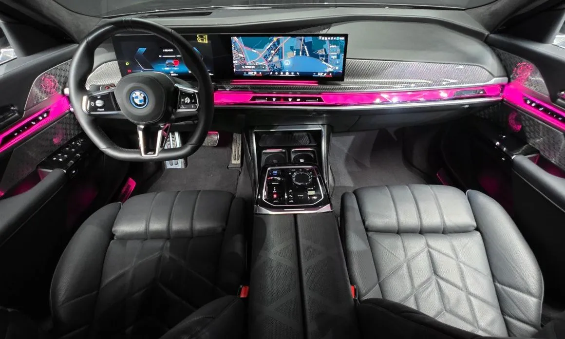 BMW i7 — фото 7