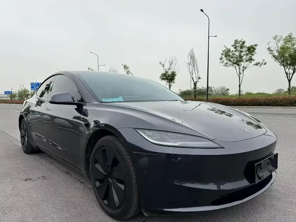 Tesla Model 3 — фото 2