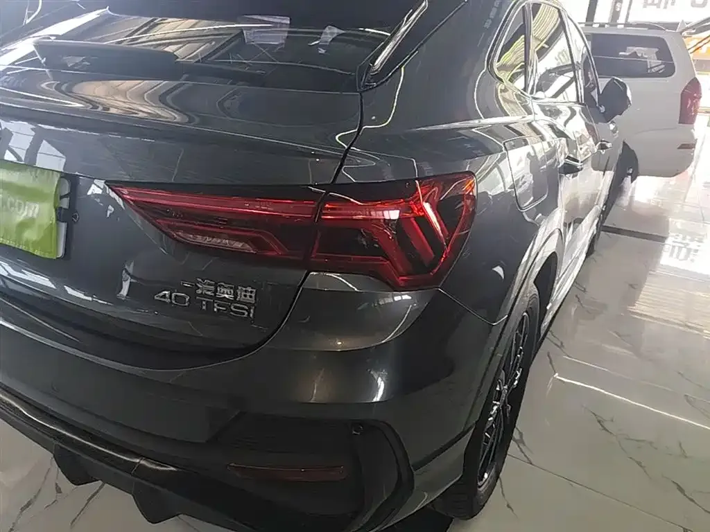 Audi Q3 Sportback — фото 7
