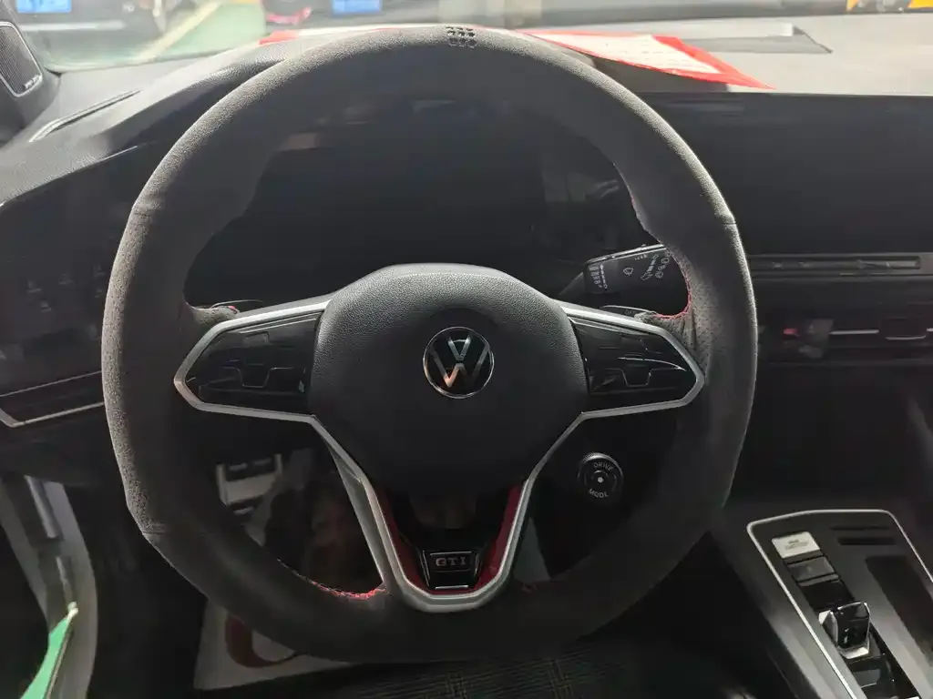 Volkswagen Golf GTI — фото 4