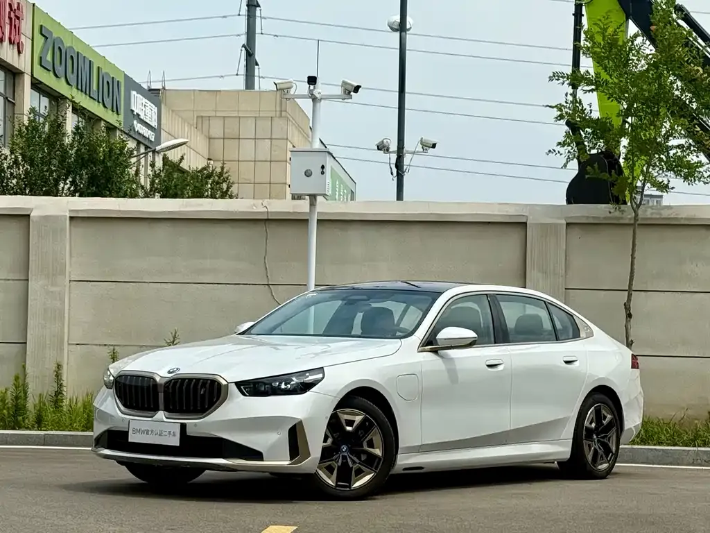 BMW i5 — фото 4