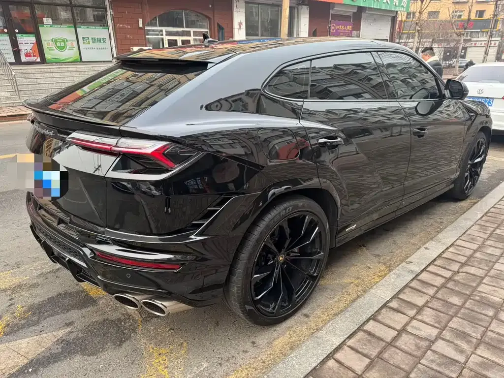 Lamborghini Urus — фото 8
