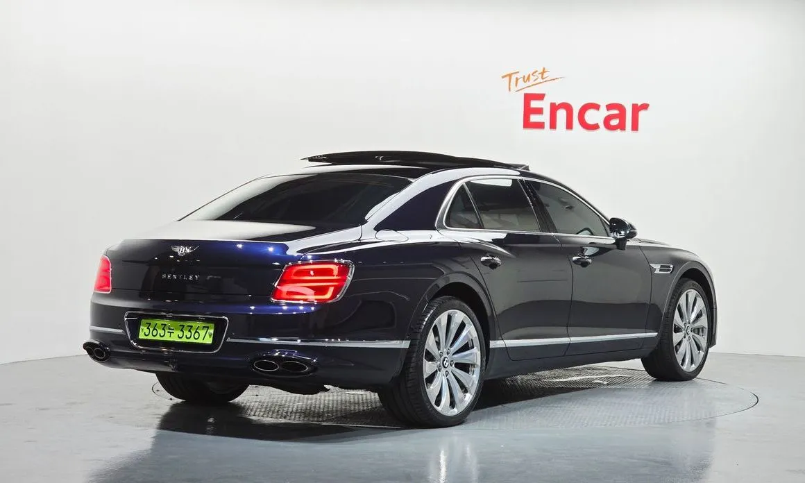 Bentley Flying Spur — фото 2