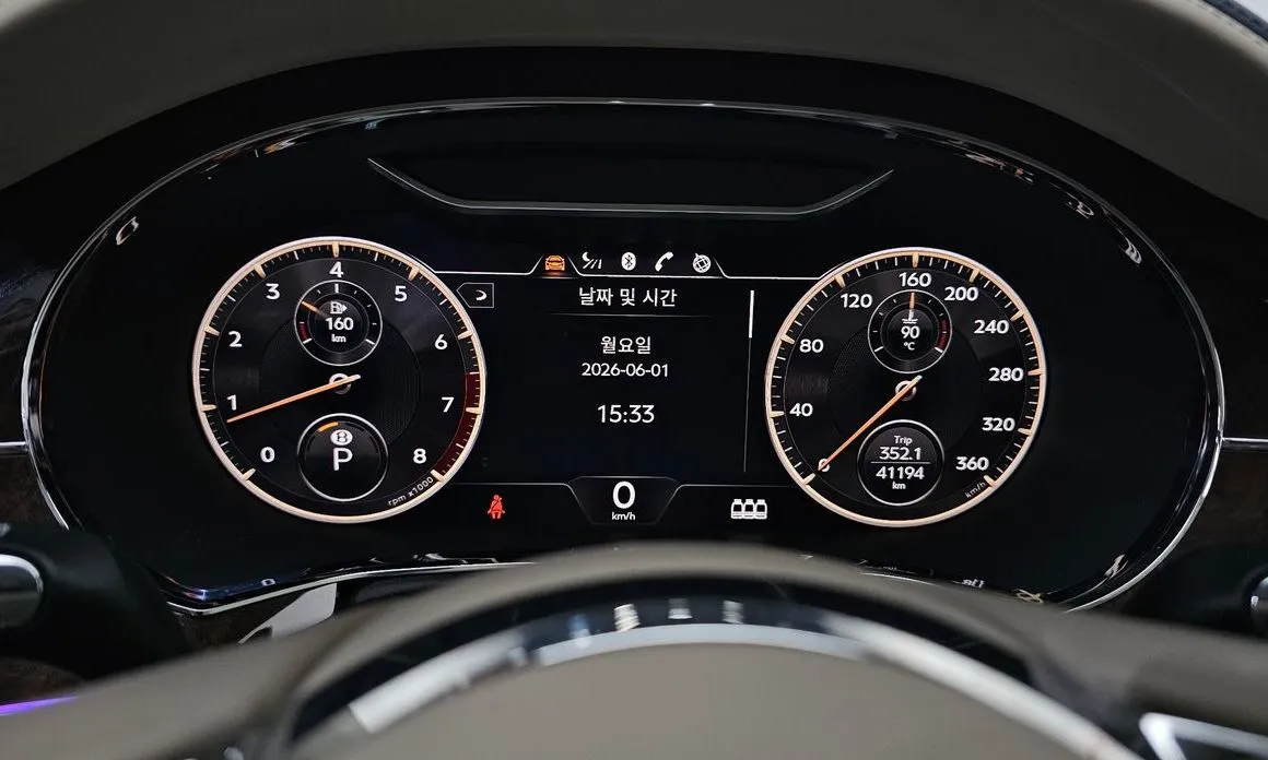 Bentley Flying Spur — фото 4