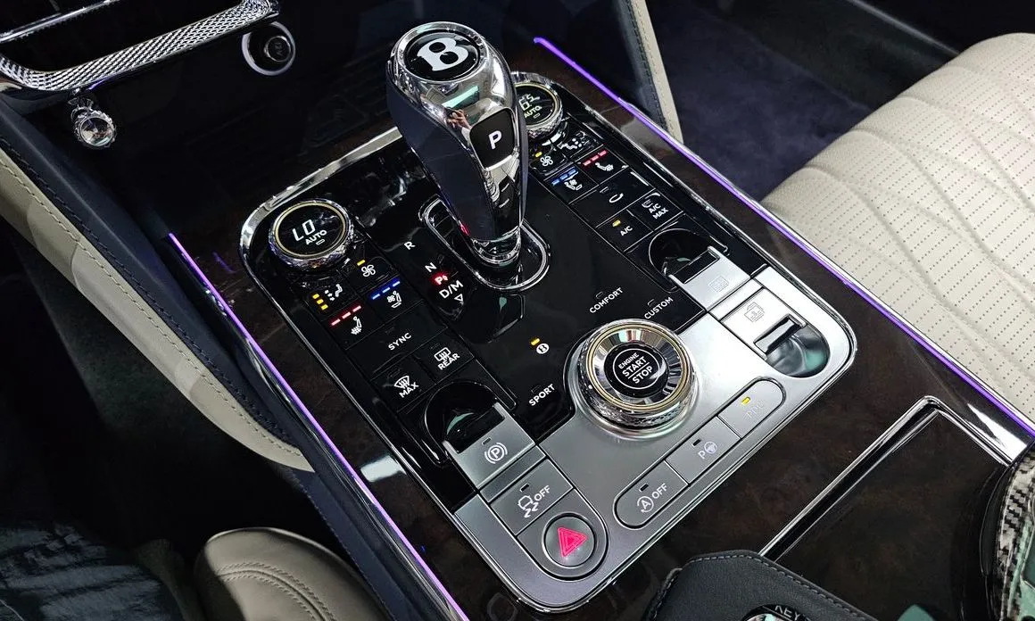 Bentley Flying Spur — фото 6