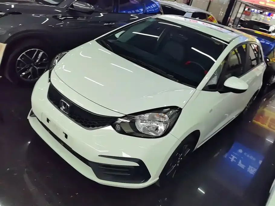 Honda Fit — фото 1