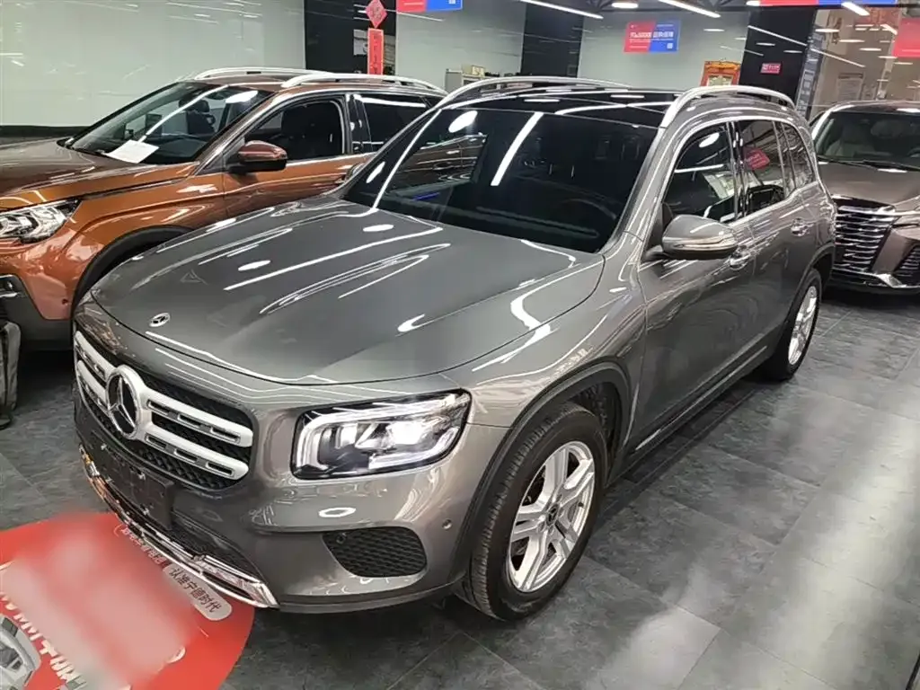 Mercedes-Benz GLB — фото 1