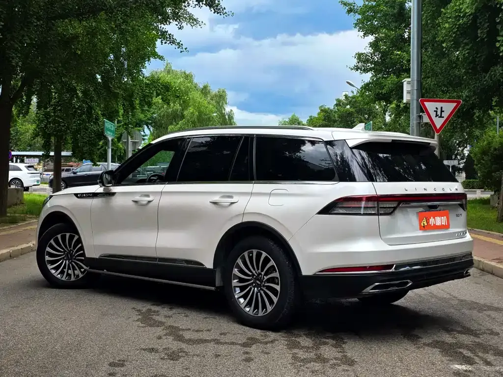 Lincoln Aviator — фото 8