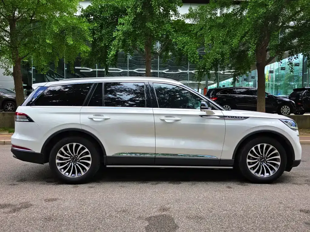 Lincoln Aviator — фото 9