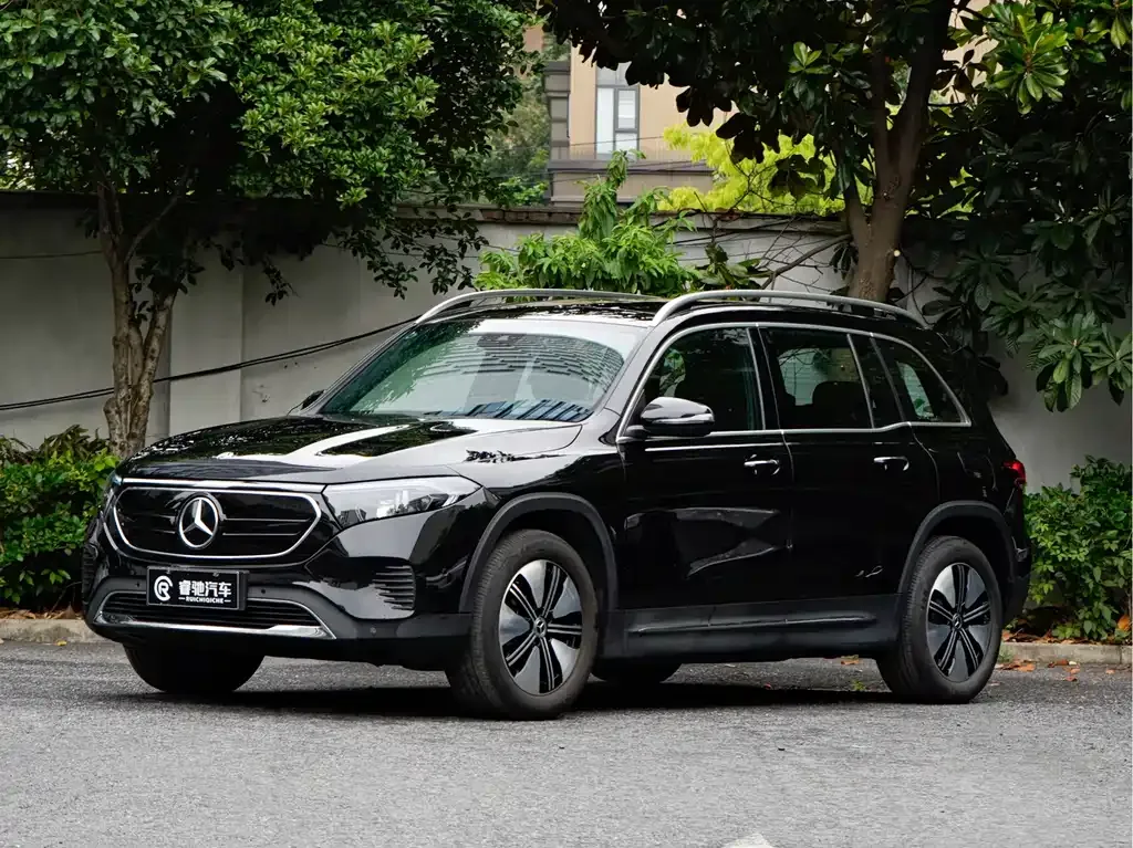 Mercedes-Benz EQB — фото 1