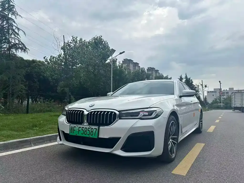 BMW 5 Series New Energy — фото 1