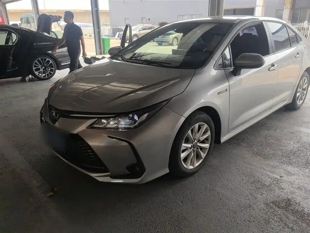 Toyota Corolla — фото 1