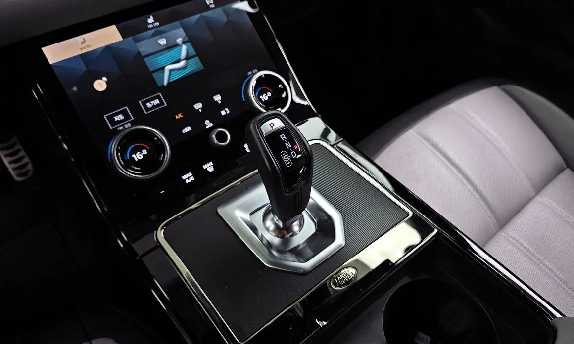Land Rover Range Rover Evoque — фото 7
