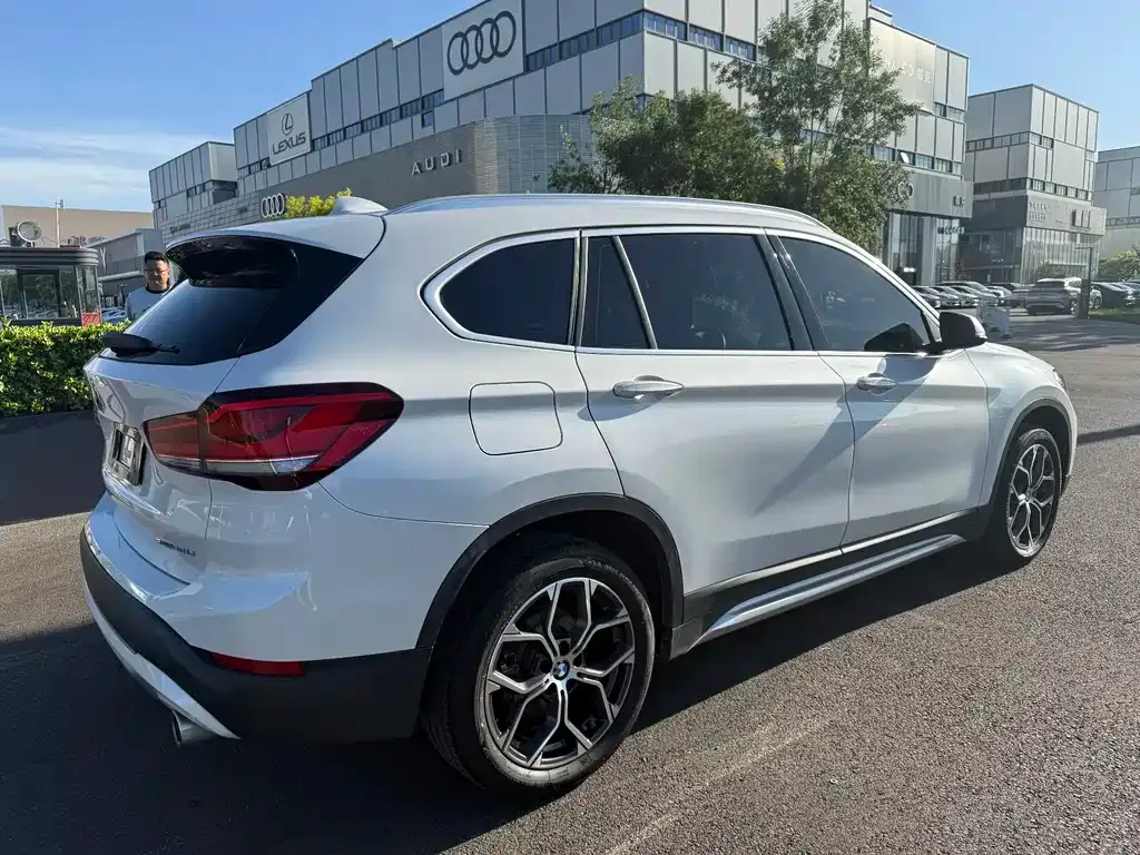 BMW X1 — фото 7