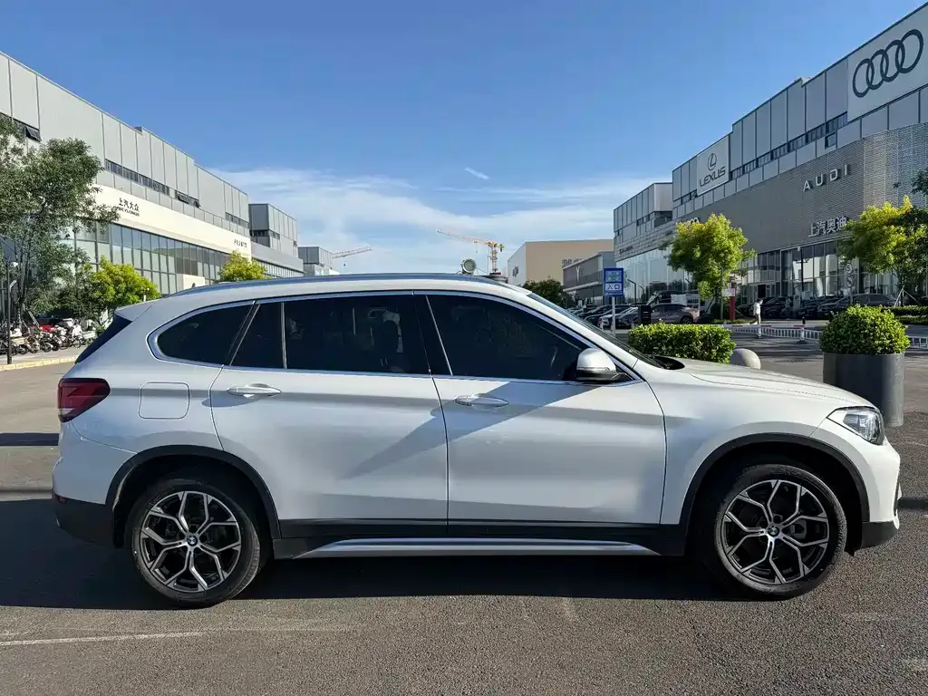 BMW X1 — фото 8