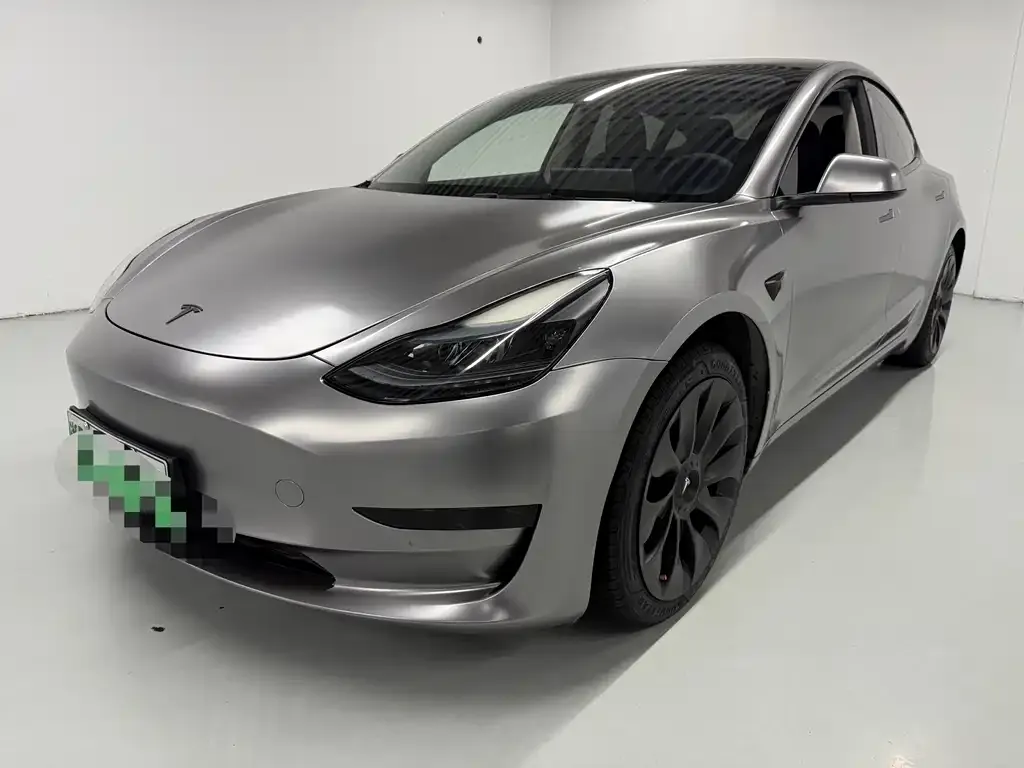 Tesla Model 3 — фото 1