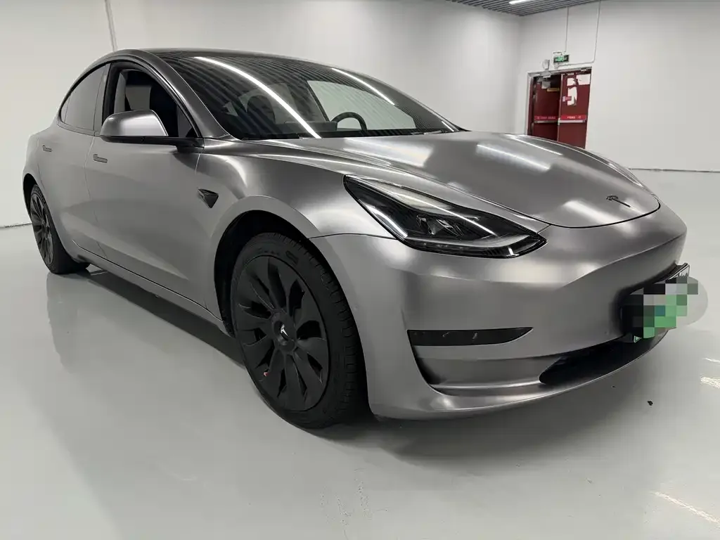 Tesla Model 3 — фото 8