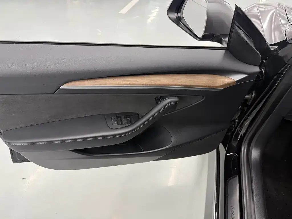 Tesla Model 3 — фото 6
