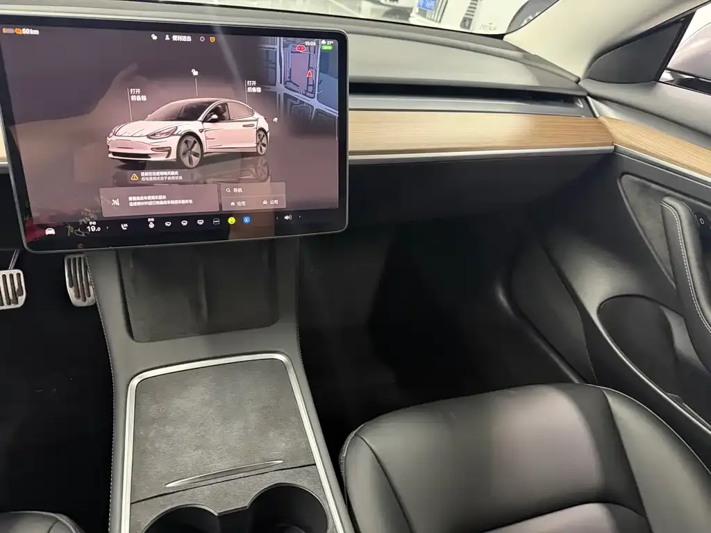 Tesla Model 3 — фото 9