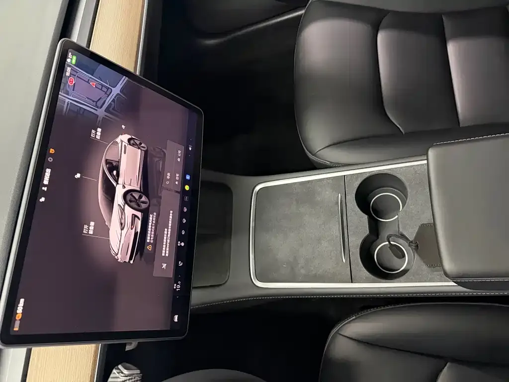 Tesla Model 3 — фото 5