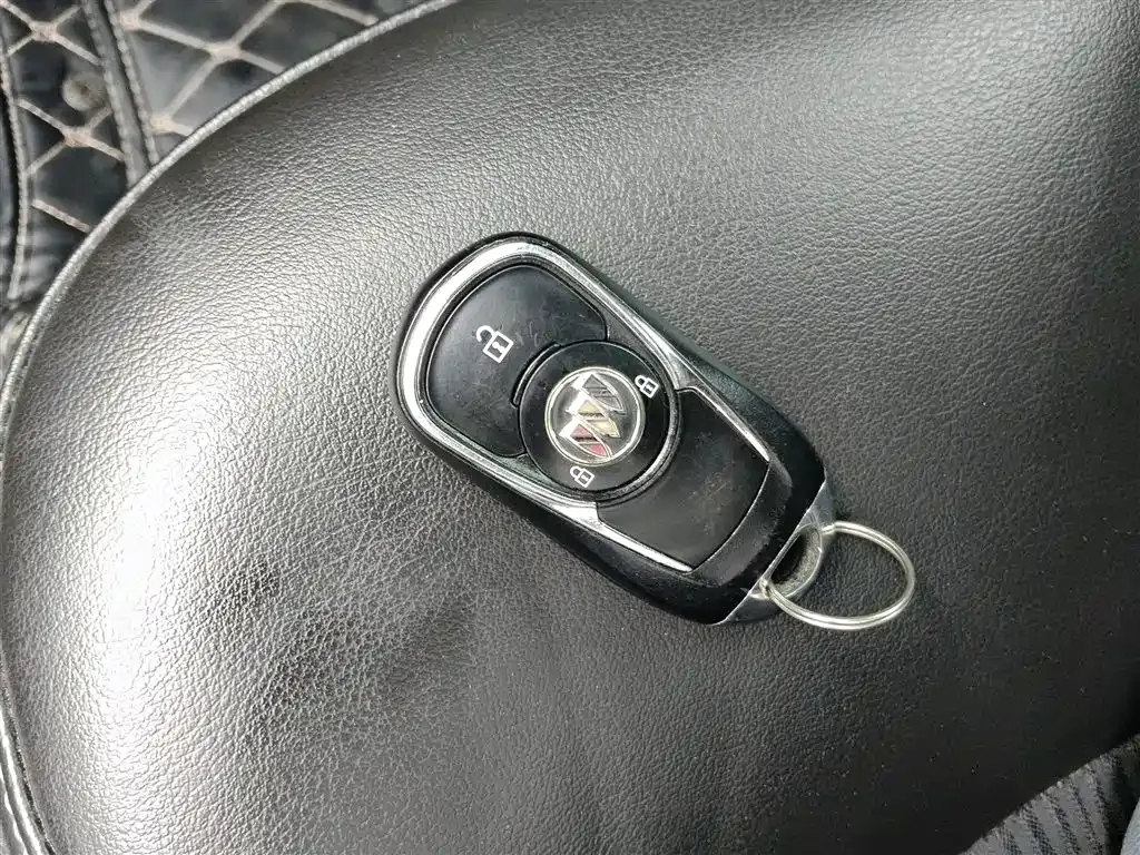 Buick Envision Plus — фото 7
