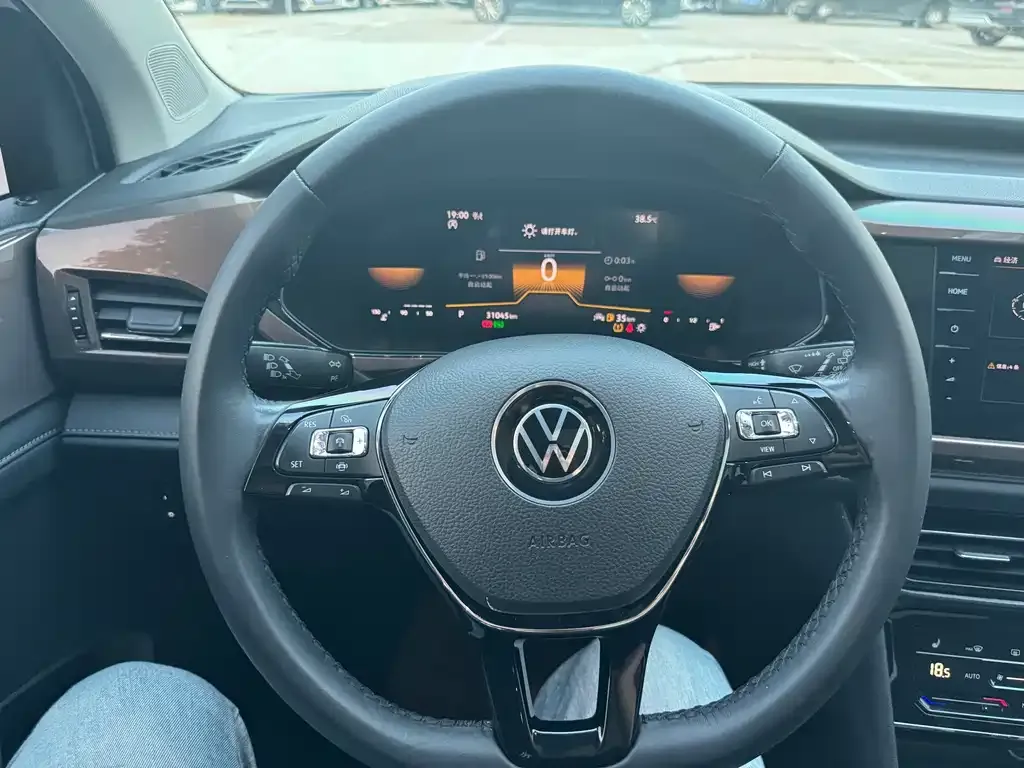 Volkswagen Tharu — фото 8