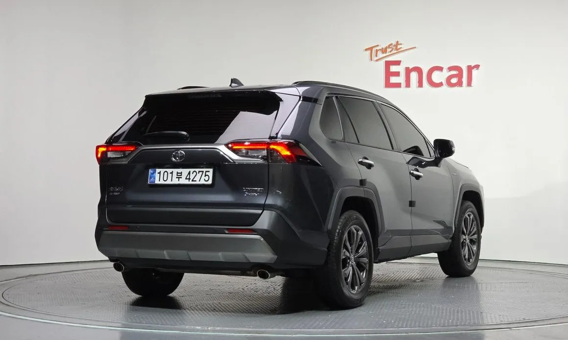 Toyota RAV4 — фото 4