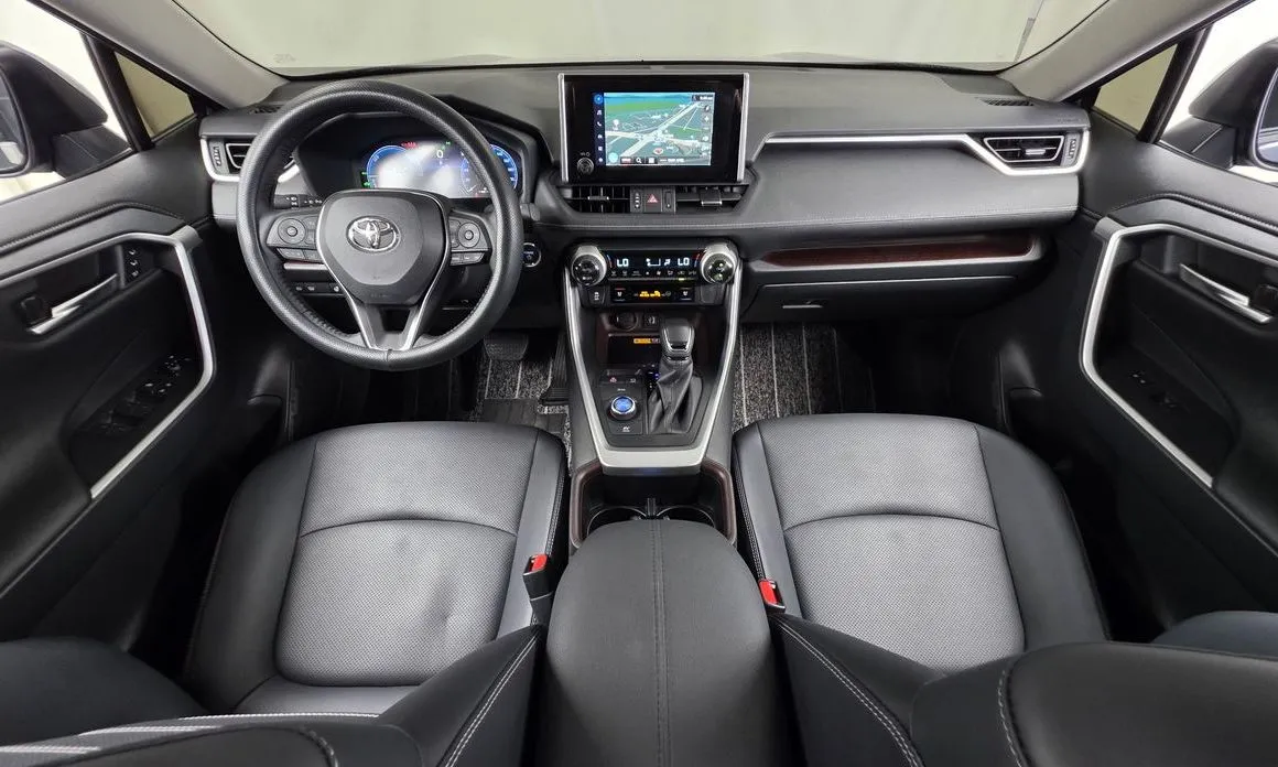 Toyota RAV4 — фото 7