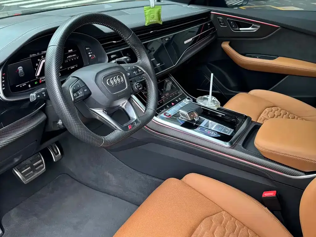 Audi RS Q8 — фото 6