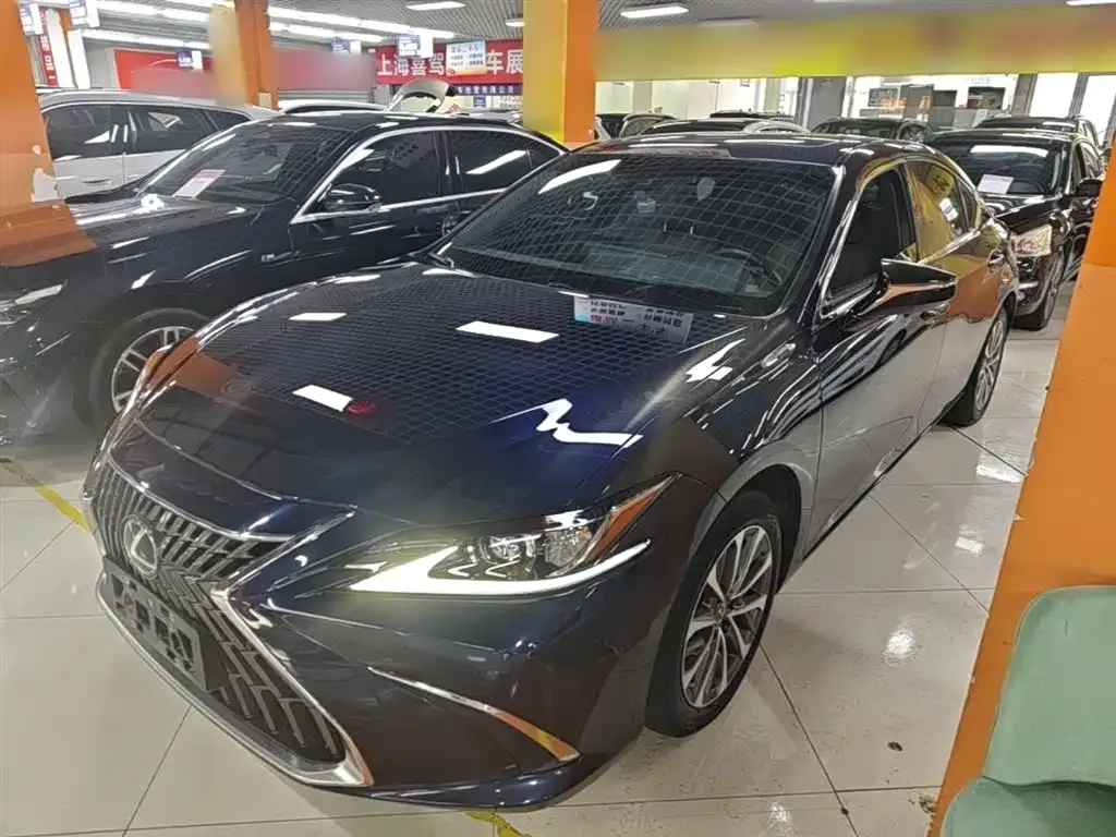 Lexus ES — фото 10