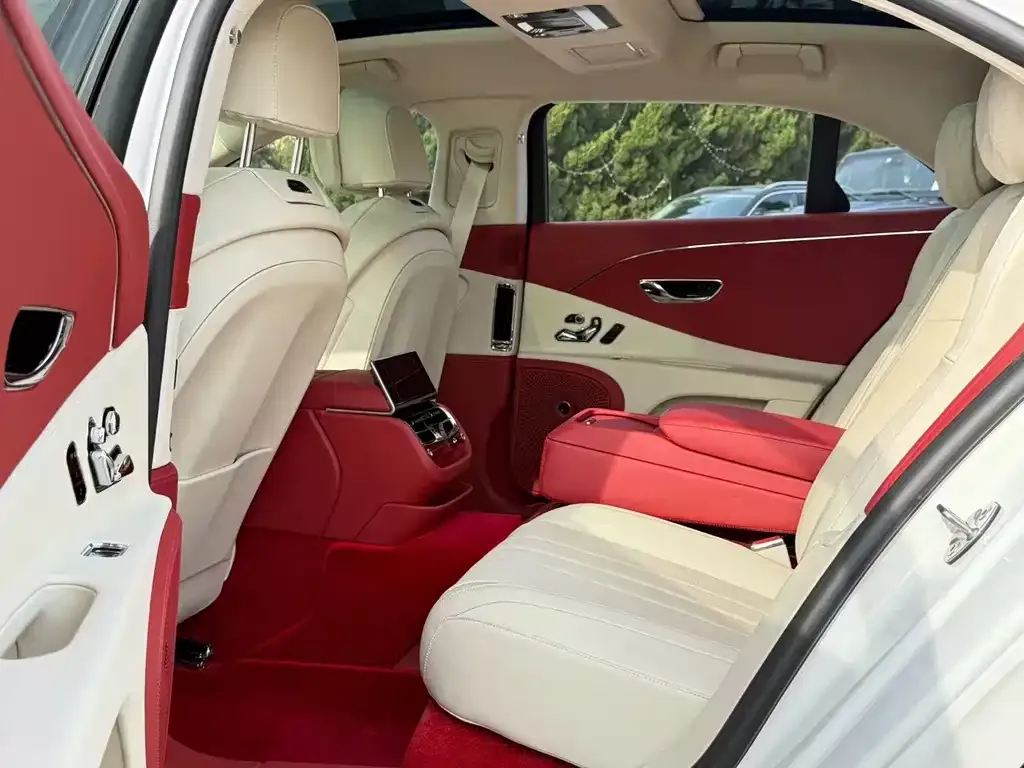 Bentley Flying Spur — фото 6