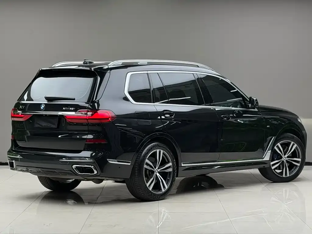 BMW X7 — фото 2