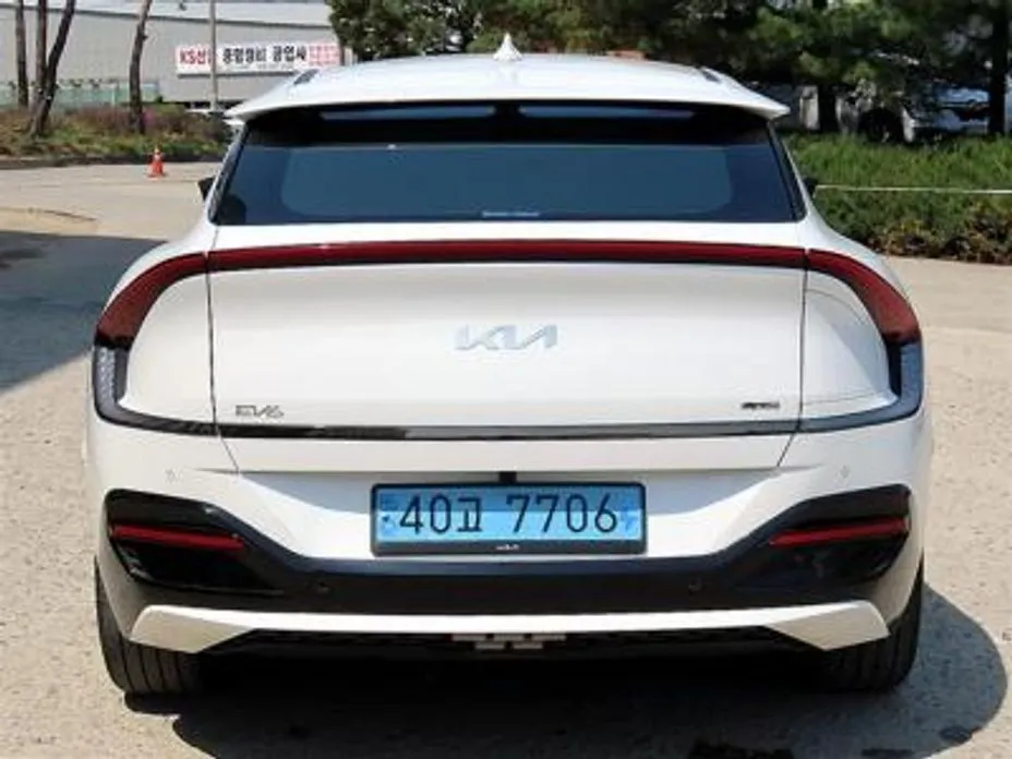 Kia EV6 — фото 7