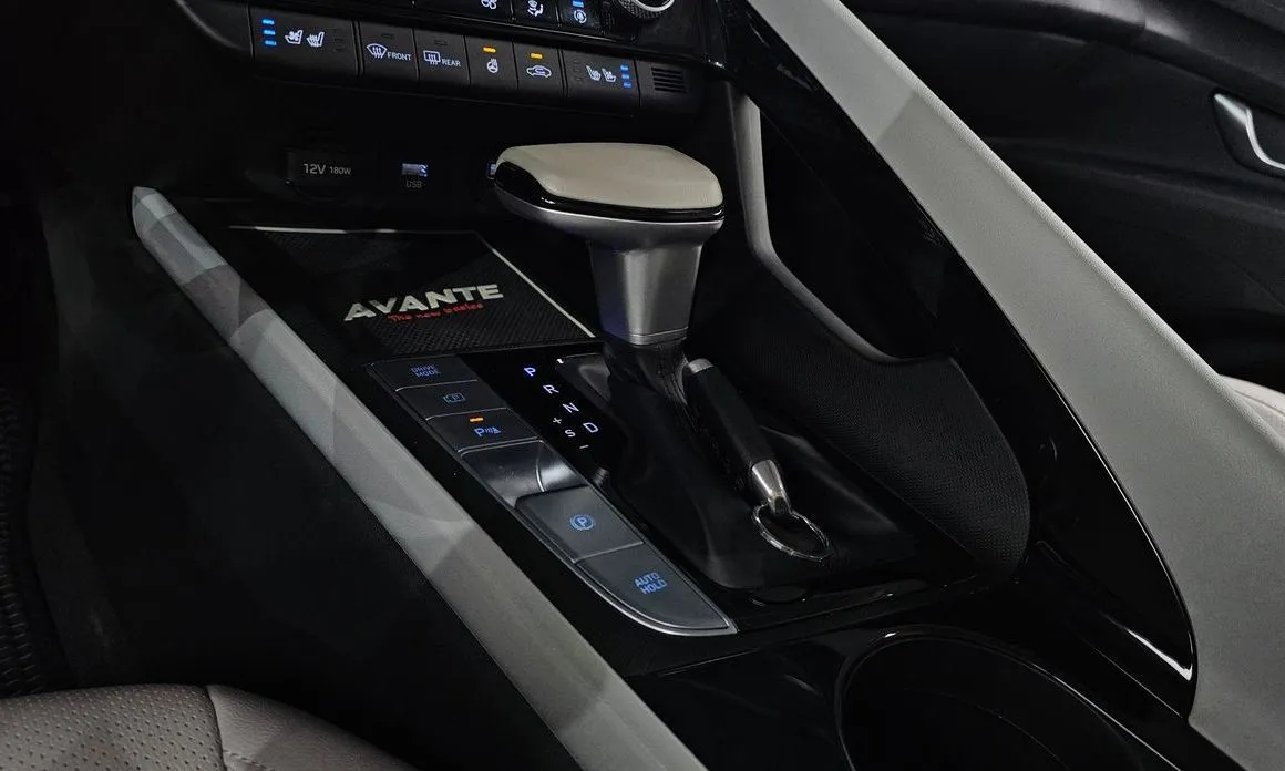 Hyundai AVANTE — фото 8
