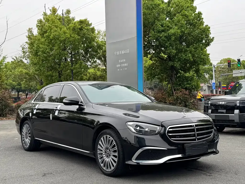 Mercedes-Benz E-Class — фото 5