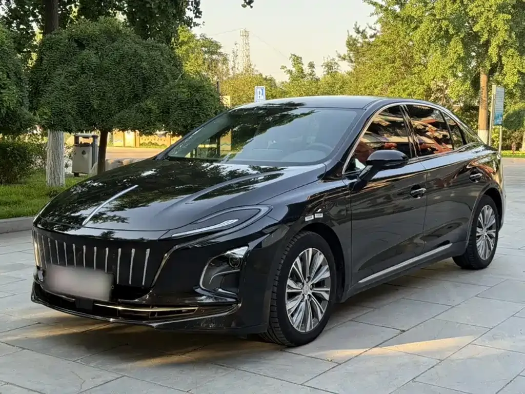 Hongqi E-QM5 — фото 1