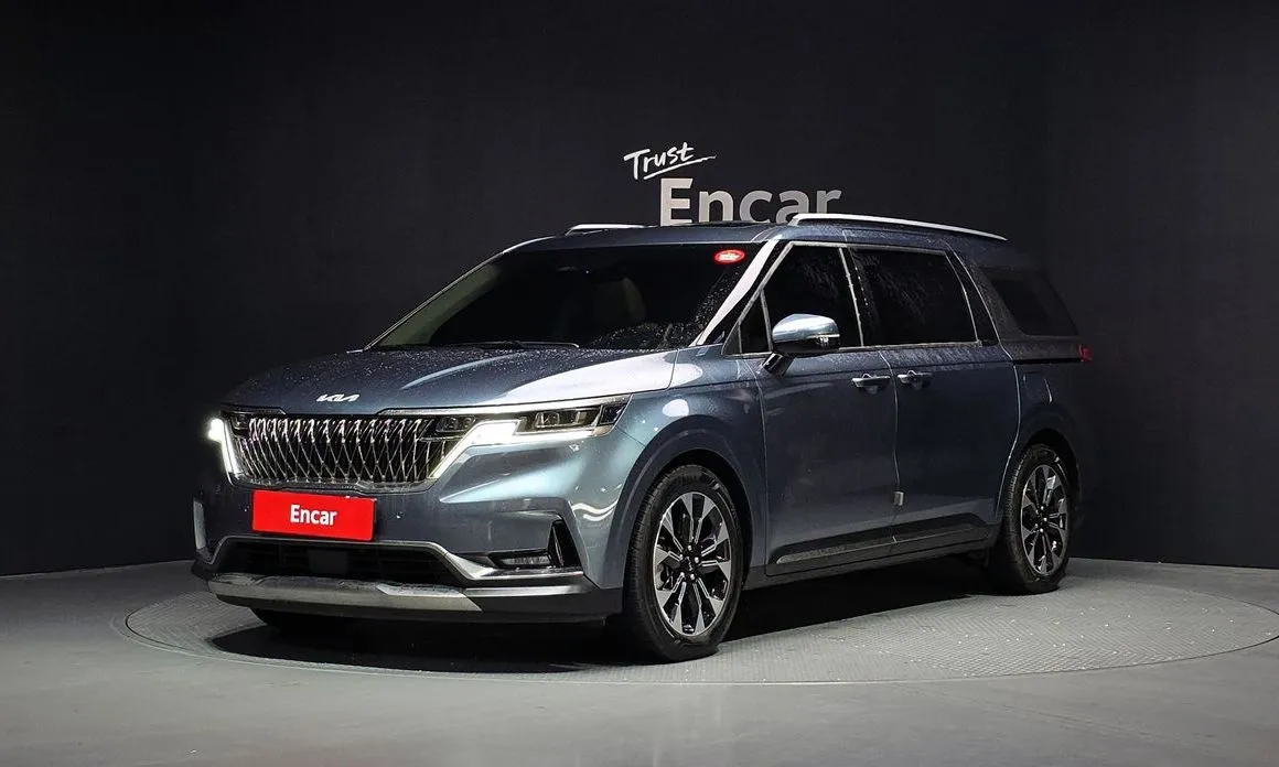 Kia Carnival — фото 1