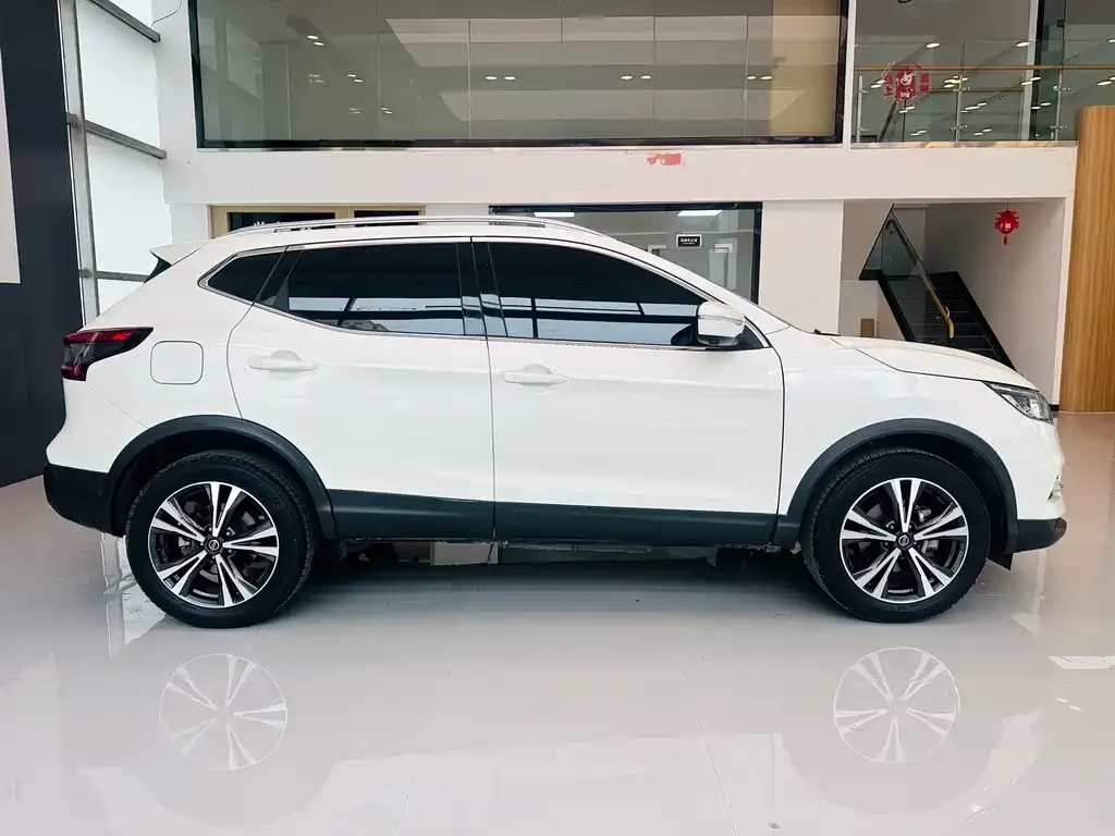 Nissan Qashqai — фото 5