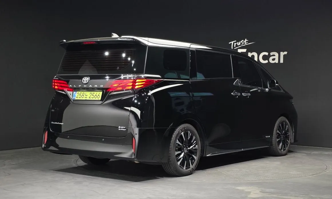 Toyota Alphard — фото 3