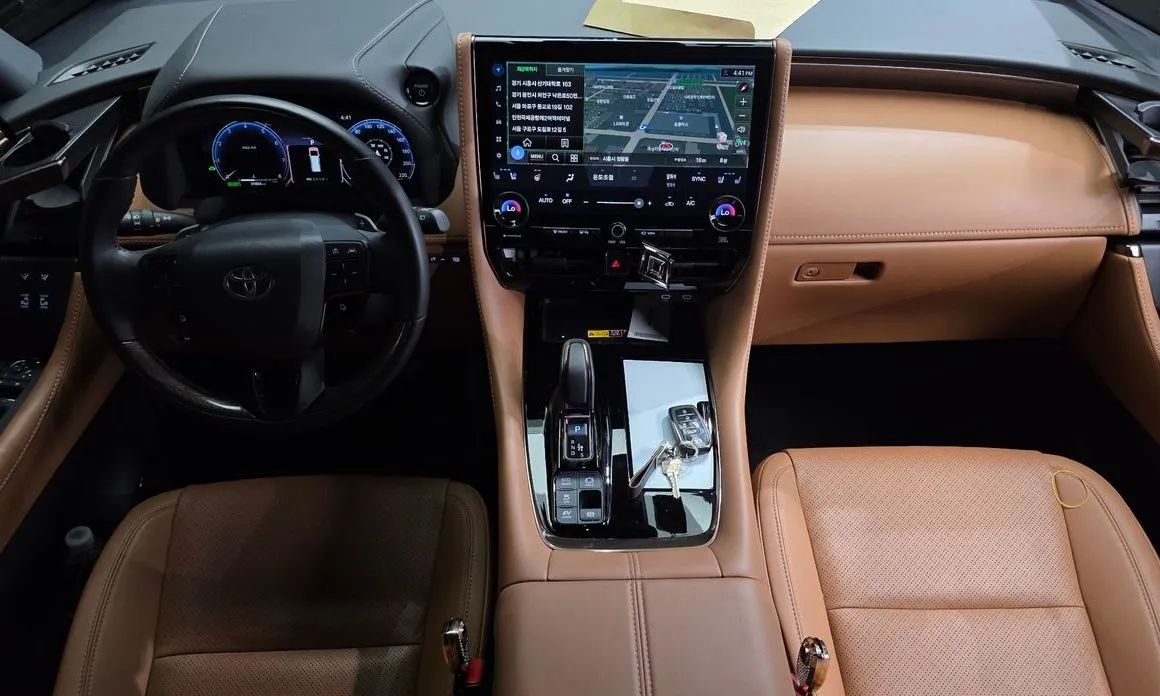 Toyota Alphard — фото 4