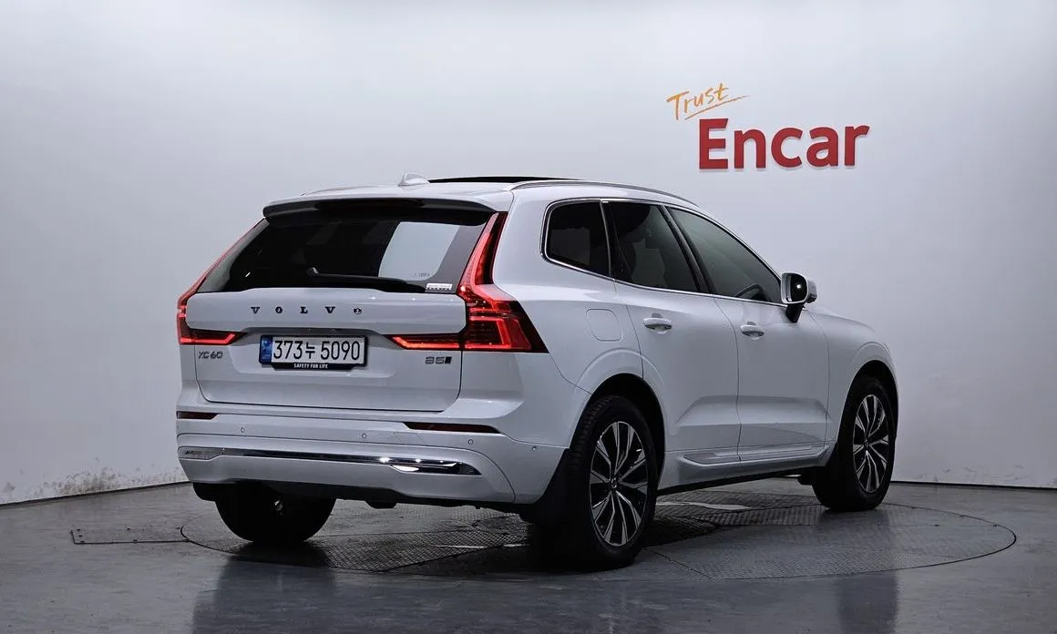 Volvo XC60 — фото 5