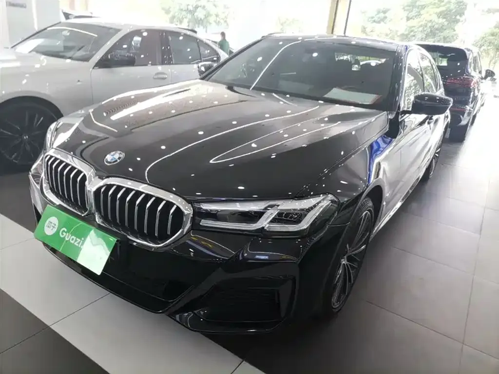 BMW 5 Series — фото 1