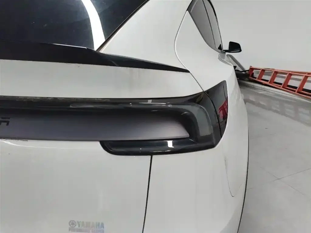 Tesla Model Y L — фото 3