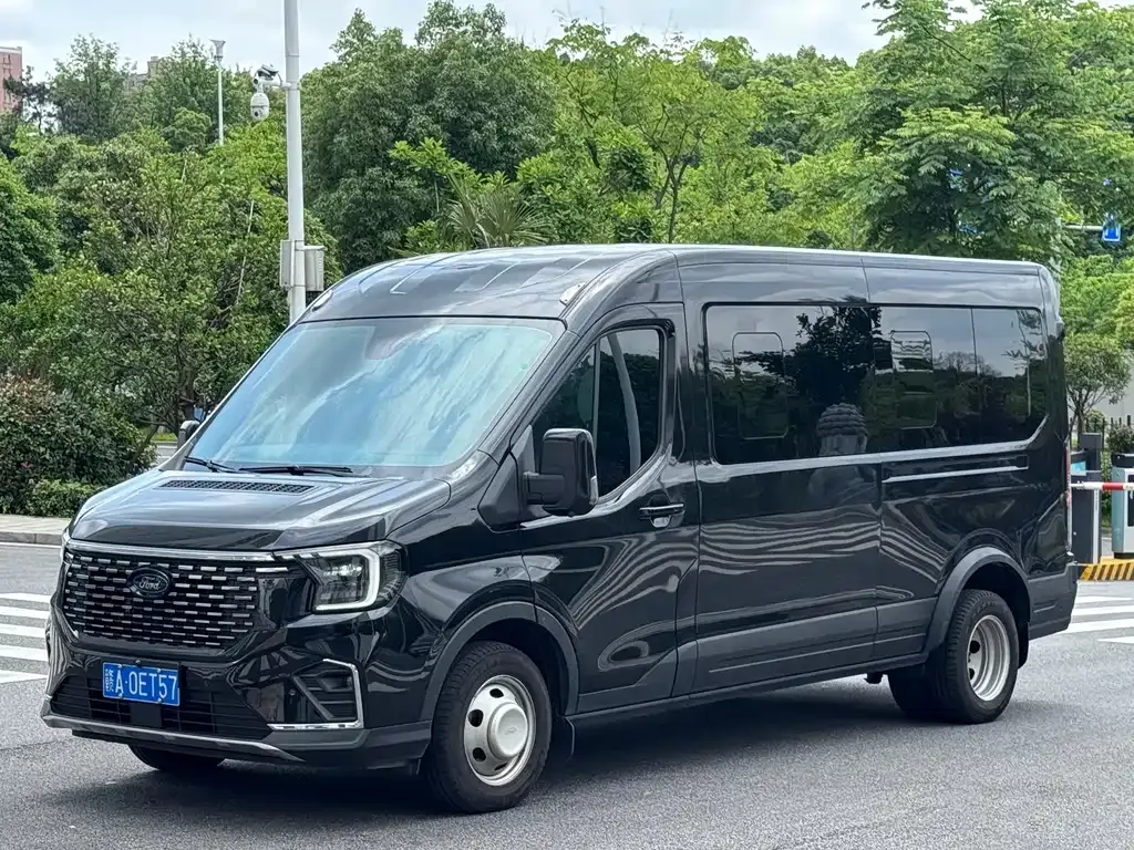 Ford Transit T8 — фото 1