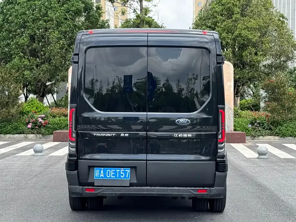 Ford Transit T8 — фото 10