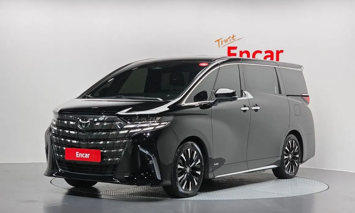 Toyota Alphard — фото 1