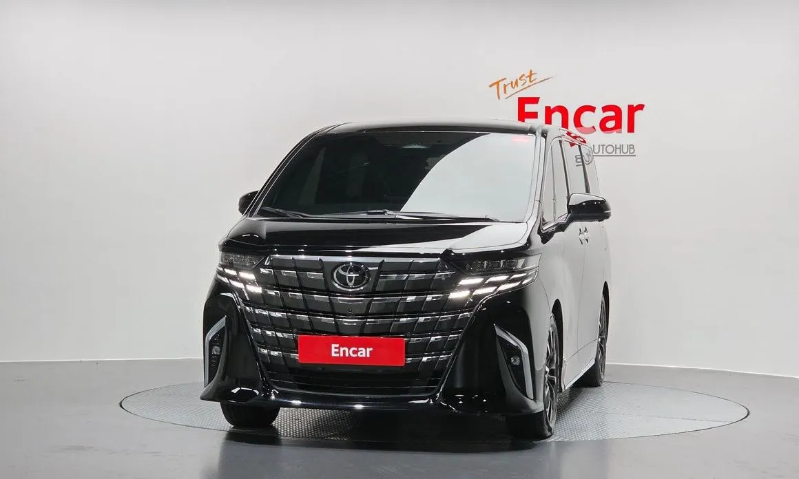 Toyota Alphard — фото 2