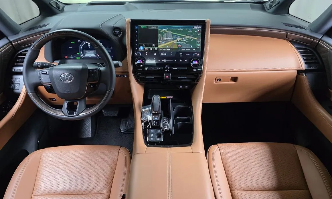 Toyota Alphard — фото 9