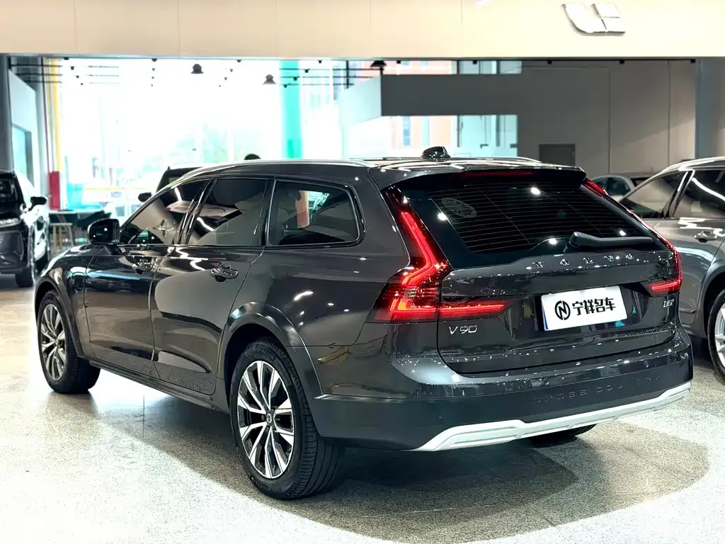 Volvo V90 — фото 2