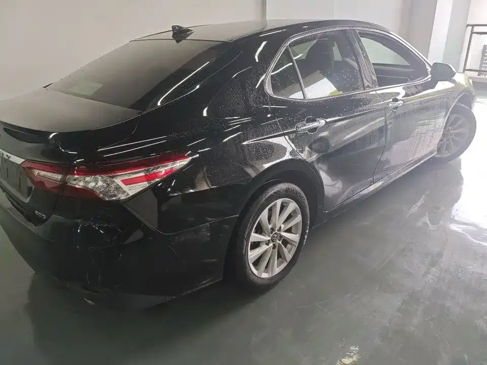 Toyota Camry — фото 9